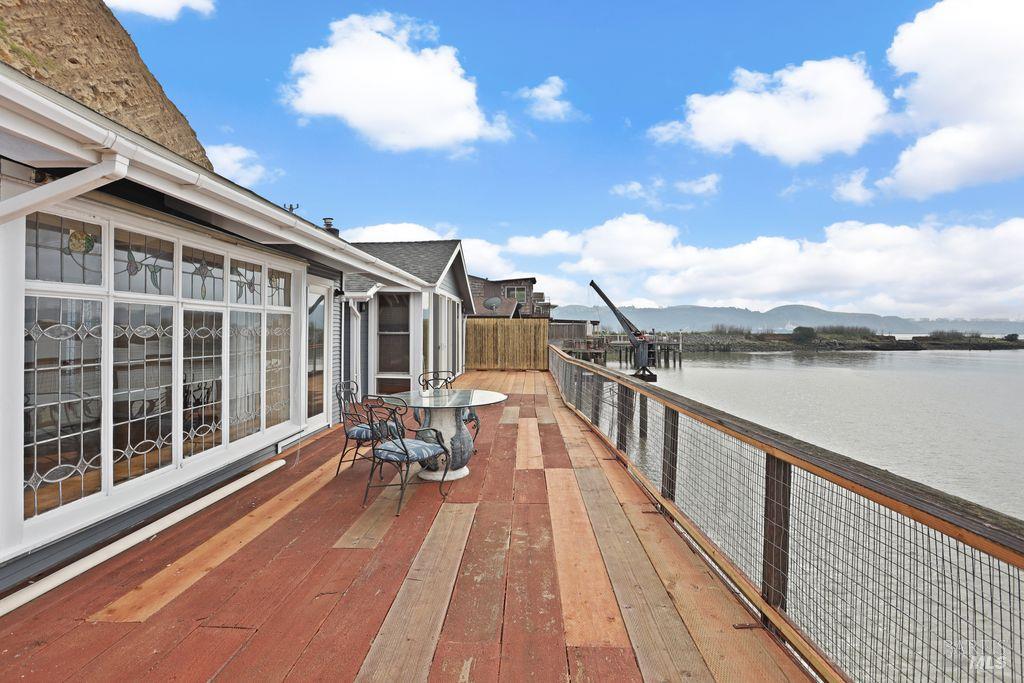 34 Sandy Beach Road Vallejo, CA 94590 - Photo 53 of 63 a balcony with wooden floor and city view