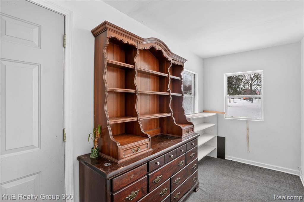 4928 Hughes Road Lansing, MI 48910 - Photo 27 of 35
