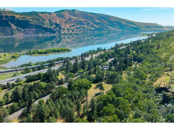 $225,000 | 30 W Highway, The Dalles, OR 97058