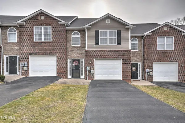 $234,900 | 233 Lavinia Street, Bristol, VA 24201