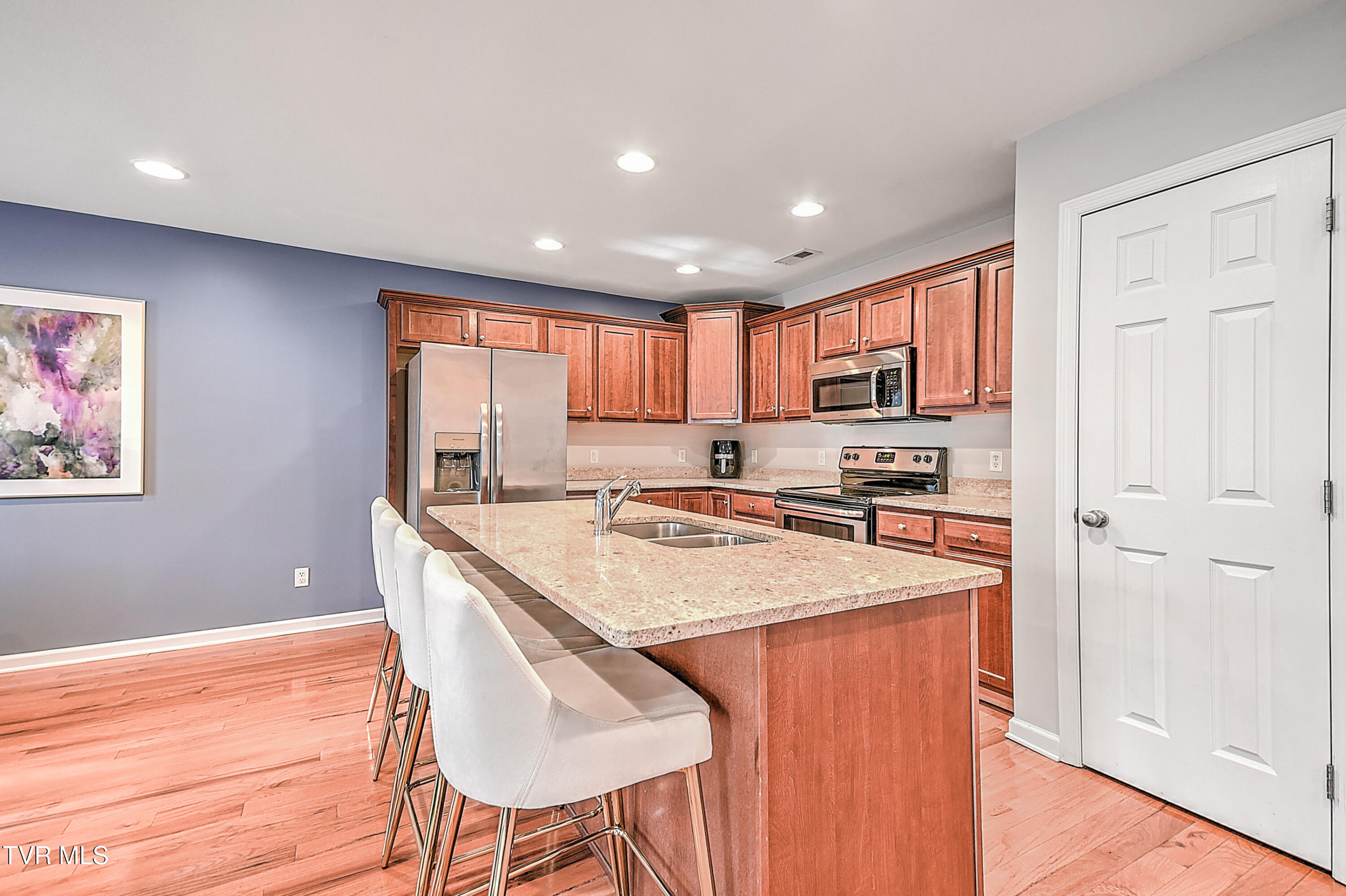 233 Lavinia Street Bristol, VA 24201 - Photo 3 of 35 233 Lavina New * MW-2