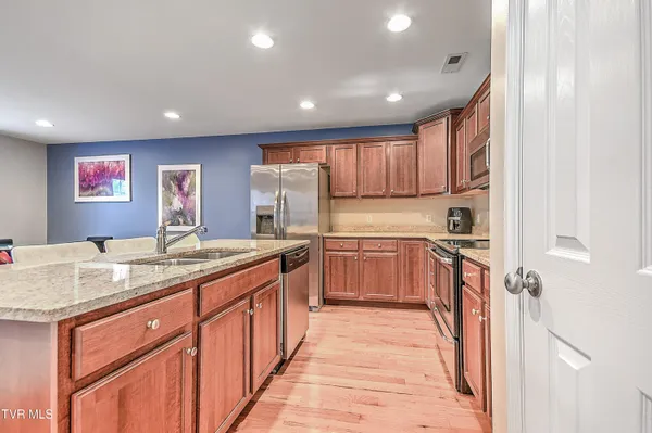 $234,900 | 233 Lavinia Street, Bristol, VA 24201