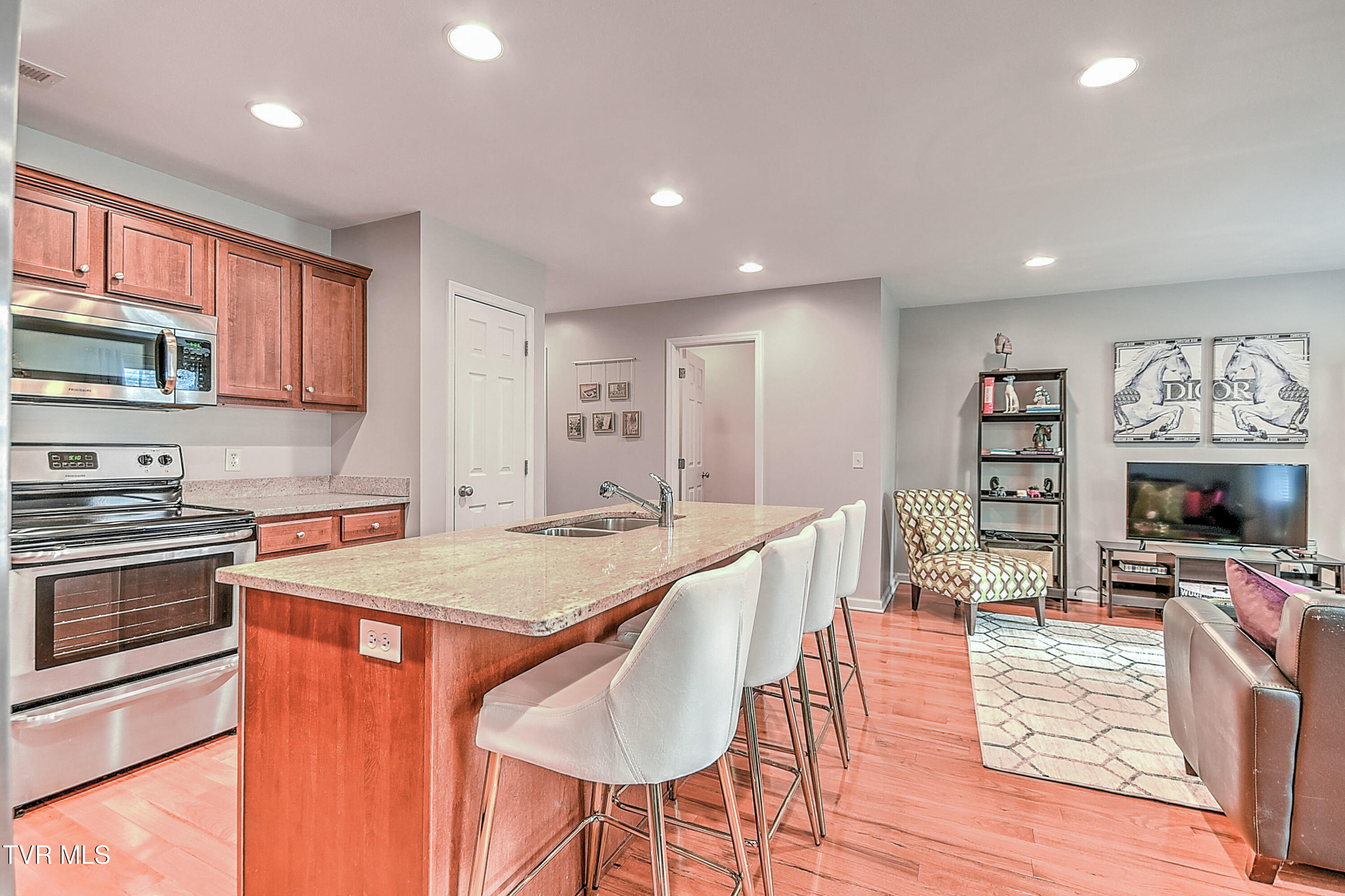 233 Lavinia Street Bristol, VA 24201 - Photo 8 of 35 233 Lavina New * MW