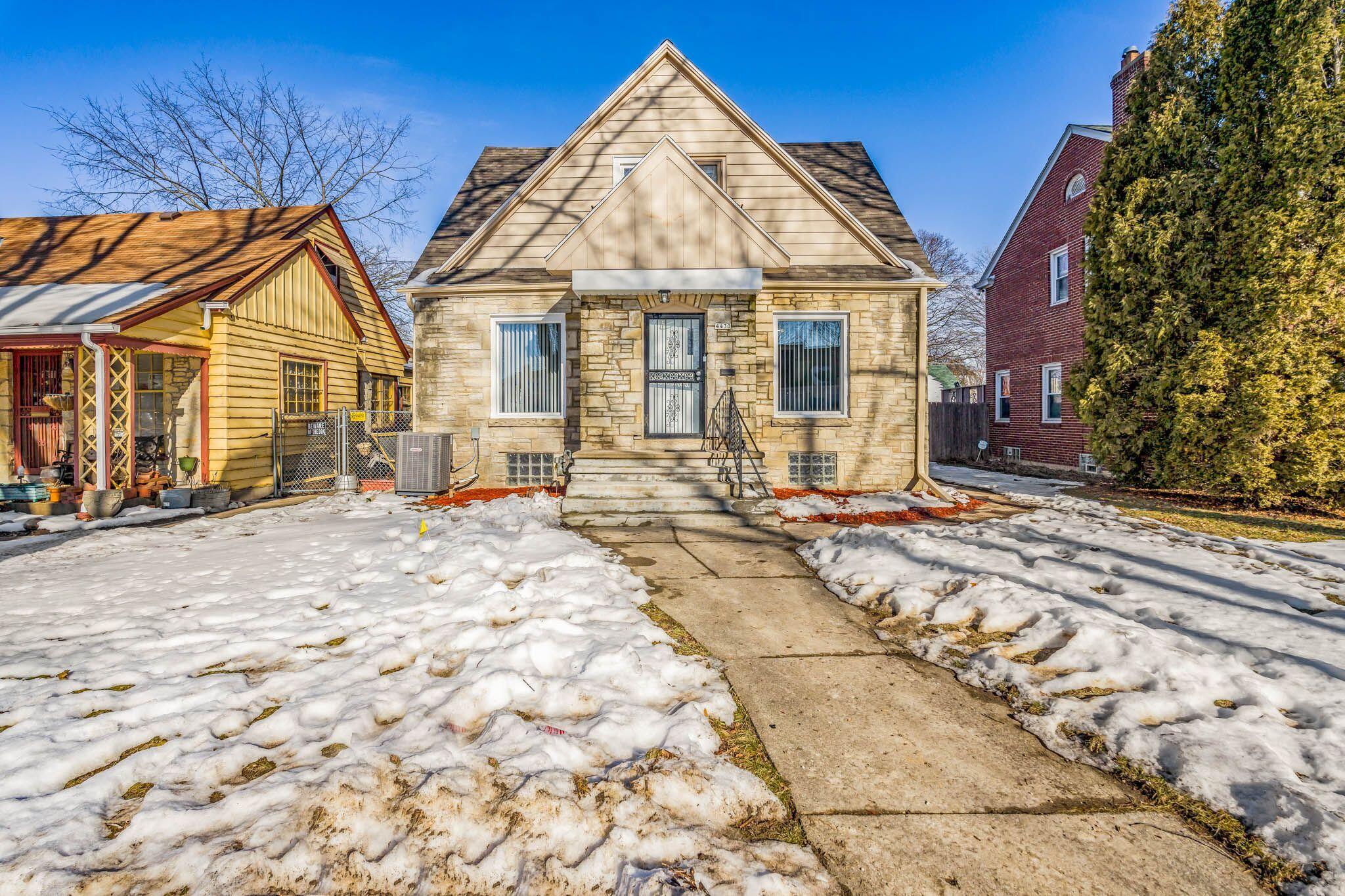 4430 West Melvina St  