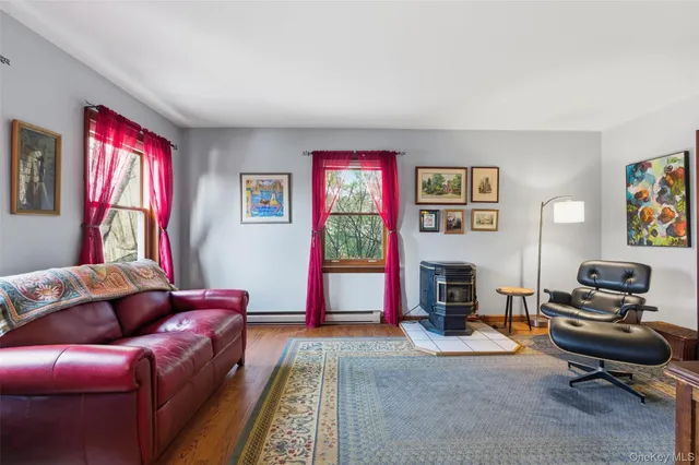 $635,000 | 9 Sachs Court, Hopewell Junction, NY 12533