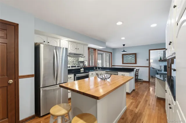 $635,000 | 9 Sachs Court, Hopewell Junction, NY 12533