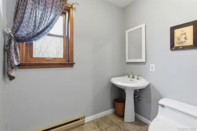 $635,000 | 9 Sachs Court, Hopewell Junction, NY 12533