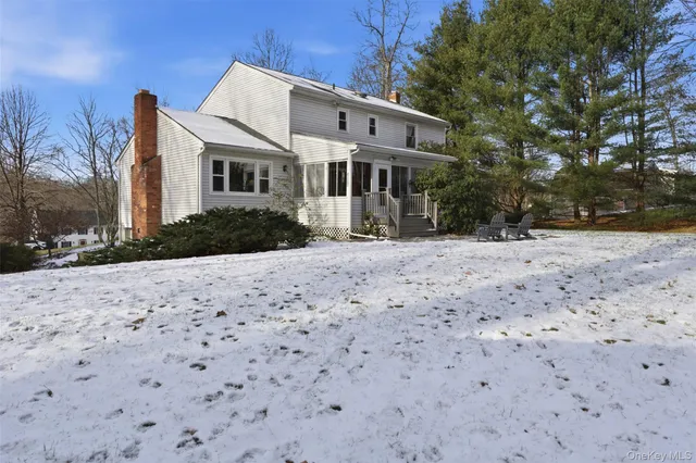 $635,000 | 9 Sachs Court, Hopewell Junction, NY 12533