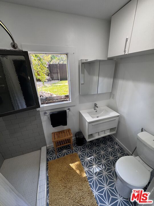2449 Riverside Place Los Angeles, CA 90039 - Photo 27 of 42
