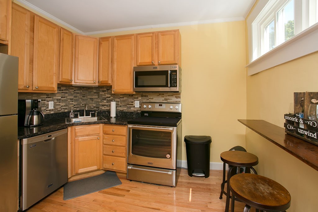3 Prairie Avenue, Unit 1 Newport, RI 02840 - Photo 4 of 13