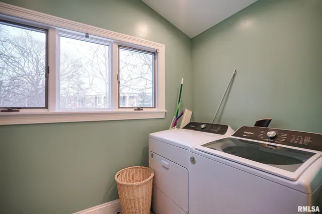 $385,000 | 6024 Knoxville Avenue, Peoria, IL 61614