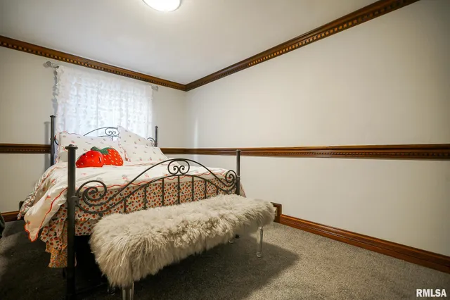 $385,000 | 6024 Knoxville Avenue, Peoria, IL 61614