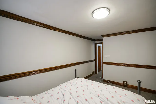 $385,000 | 6024 Knoxville Avenue, Peoria, IL 61614