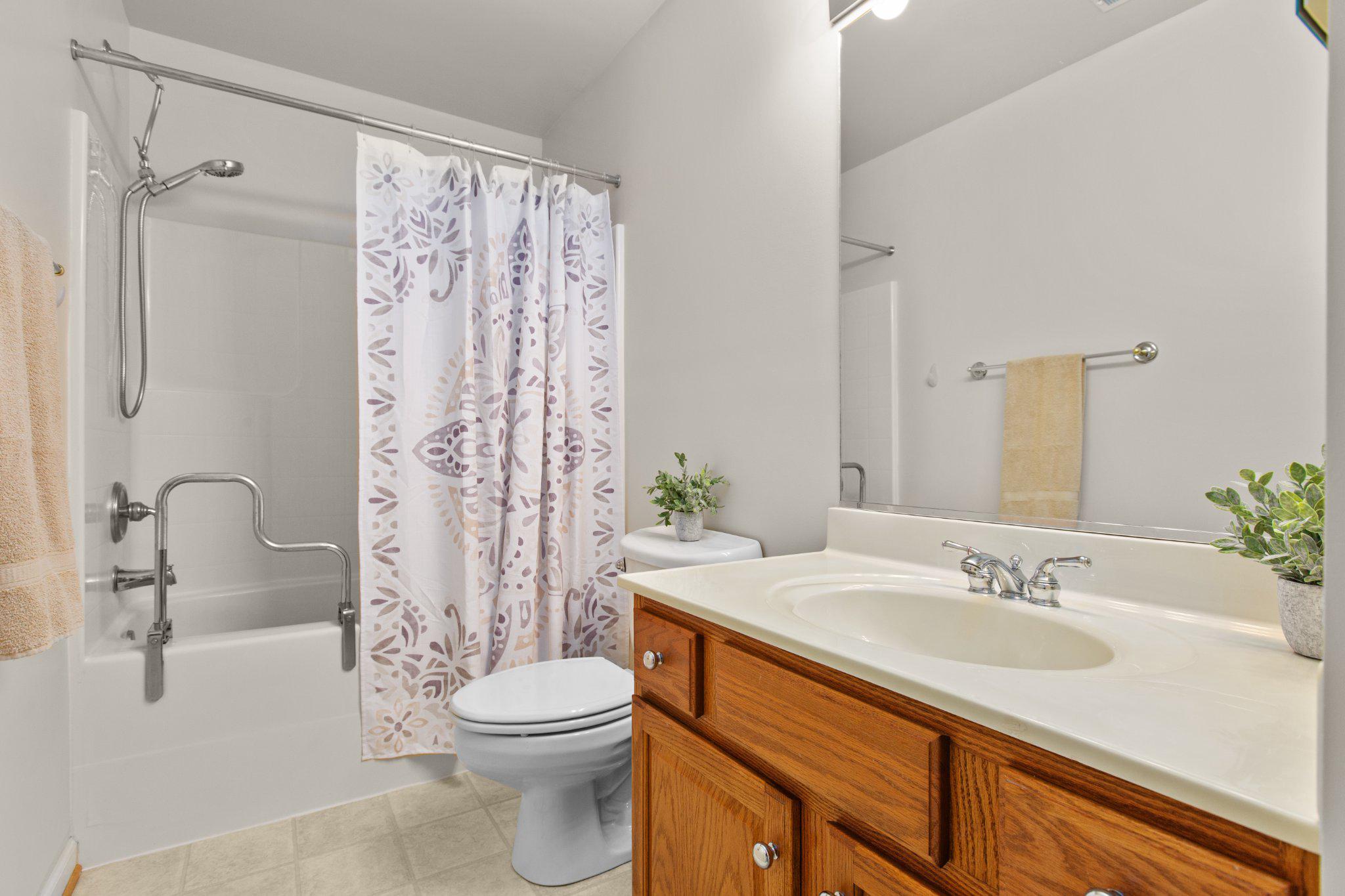 16390 Wayland Road Culpeper, VA 22701 - Photo 50 of 92 Full hall bath