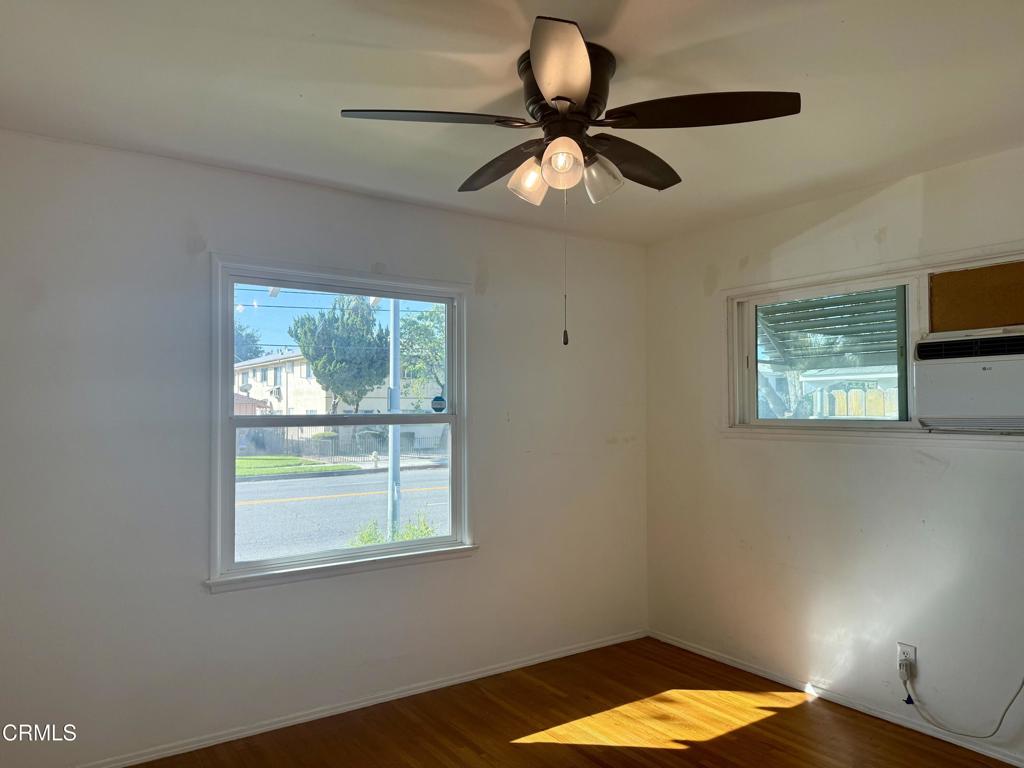 12811 Oxnard Street Los Angeles, CA 91606 - Photo 11 of 18 oxnard10