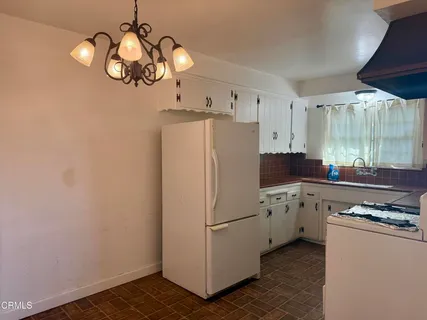 $1,200,000 | 12811 Oxnard Street, Los Angeles, CA 91606