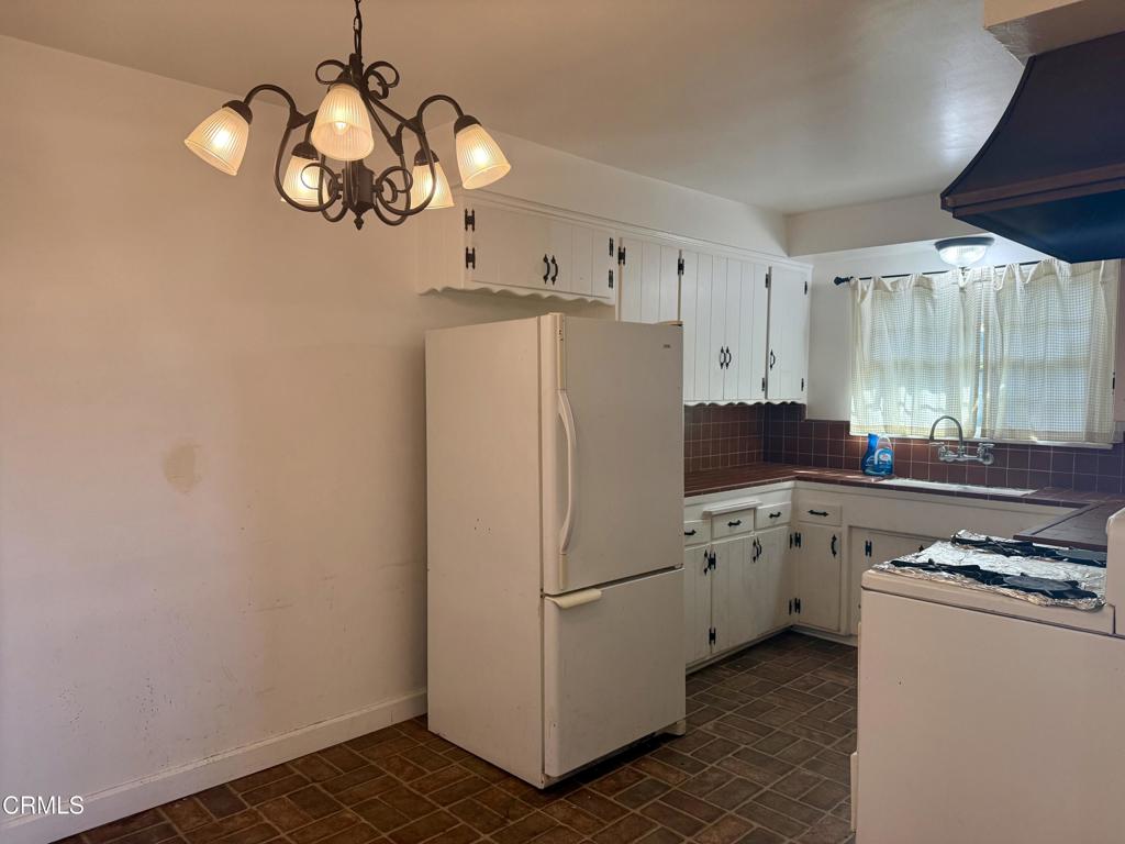 12811 Oxnard Street Los Angeles, CA 91606 - Photo 9 of 18 oxnard4