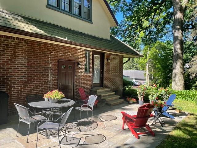 304 East Waldheim Road Pittsburgh, PA 15215 - Photo 3 of 24 Gallery Image 3