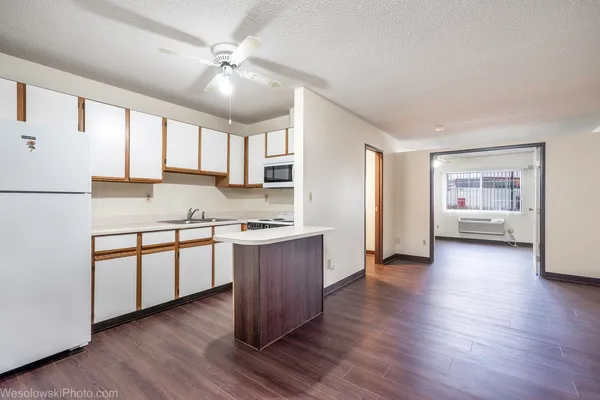 $1,190 | 3305 Sunset Avenue, Unit 106, Waukegan, IL 60087