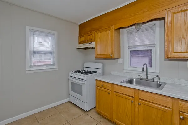 $279,900 | 36 Daniel Street, Springfield, MA 01151