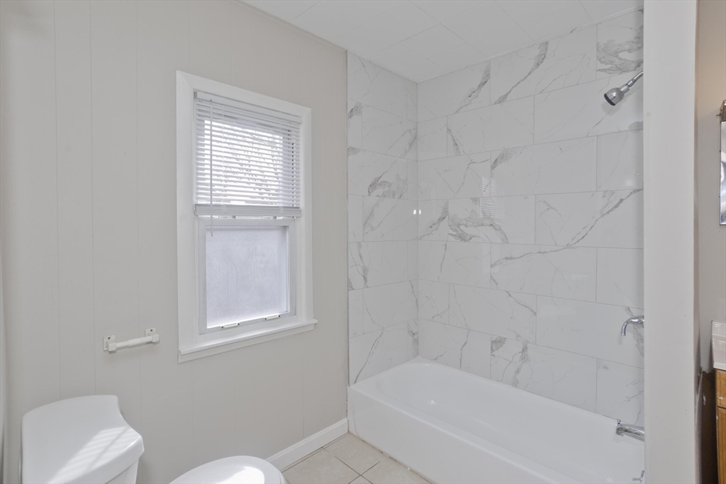 36 Daniel Street Springfield, MA 01151 - Photo 17 of 32