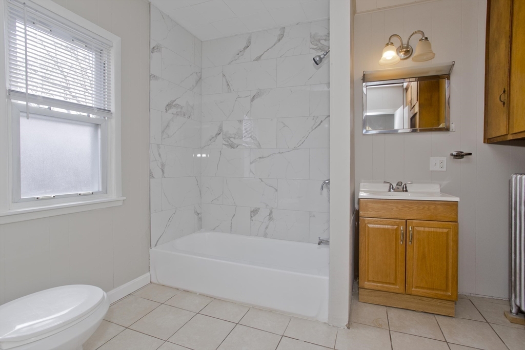 36 Daniel Street Springfield, MA 01151 - Photo 18 of 32