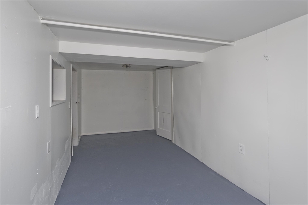 36 Daniel Street Springfield, MA 01151 - Photo 30 of 32