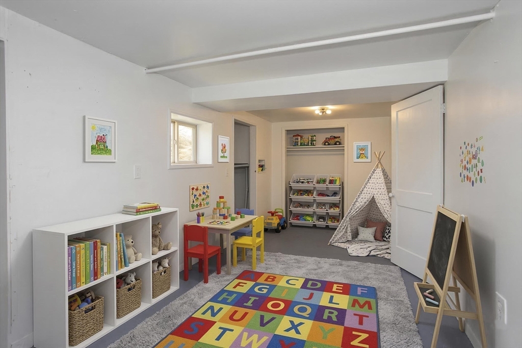 36 Daniel Street Springfield, MA 01151 - Photo 31 of 32