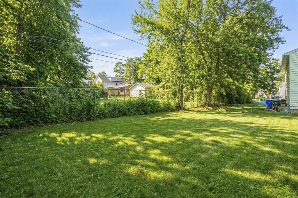 36 Daniel Street Springfield, MA 01151 - Photo 32 of 32