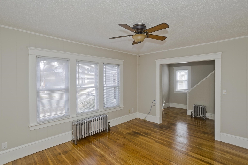 36 Daniel Street Springfield, MA 01151 - Photo 5 of 32