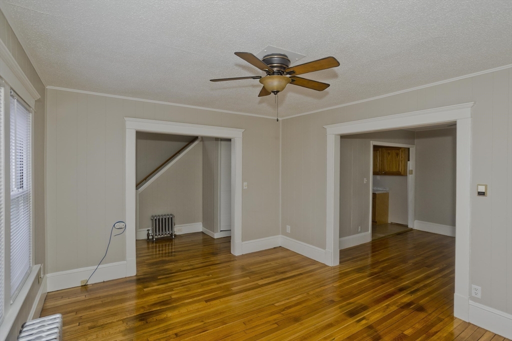 36 Daniel Street Springfield, MA 01151 - Photo 9 of 32