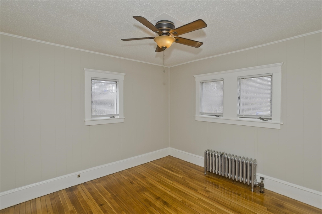 36 Daniel Street Springfield, MA 01151 - Photo 10 of 32