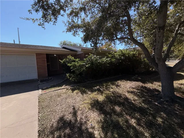 $1,650 | 4210 Dolphin Place, Corpus Christi, TX 78411