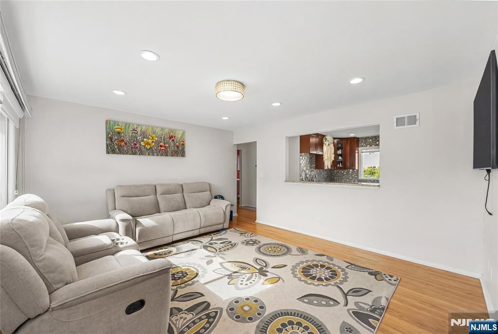813 Morton Street East Rutherford, NJ 07073 - Photo 4 of 28 Gallery Image 4