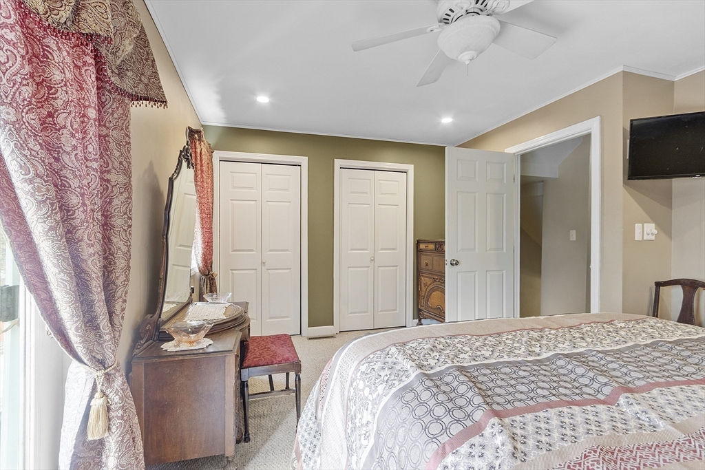 26 Farmland Road, Unit C Lowell, MA 01850 - Photo 18 of 31