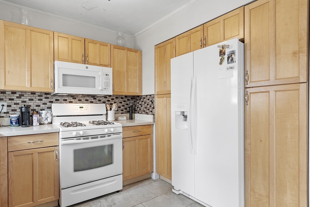 26 Farmland Road, Unit C Lowell, MA 01850 - Photo 8 of 31