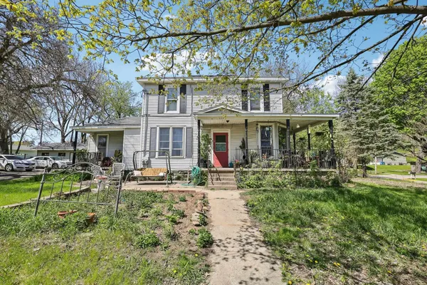 $240,000 | 604 9th, Baraboo, WI 53913