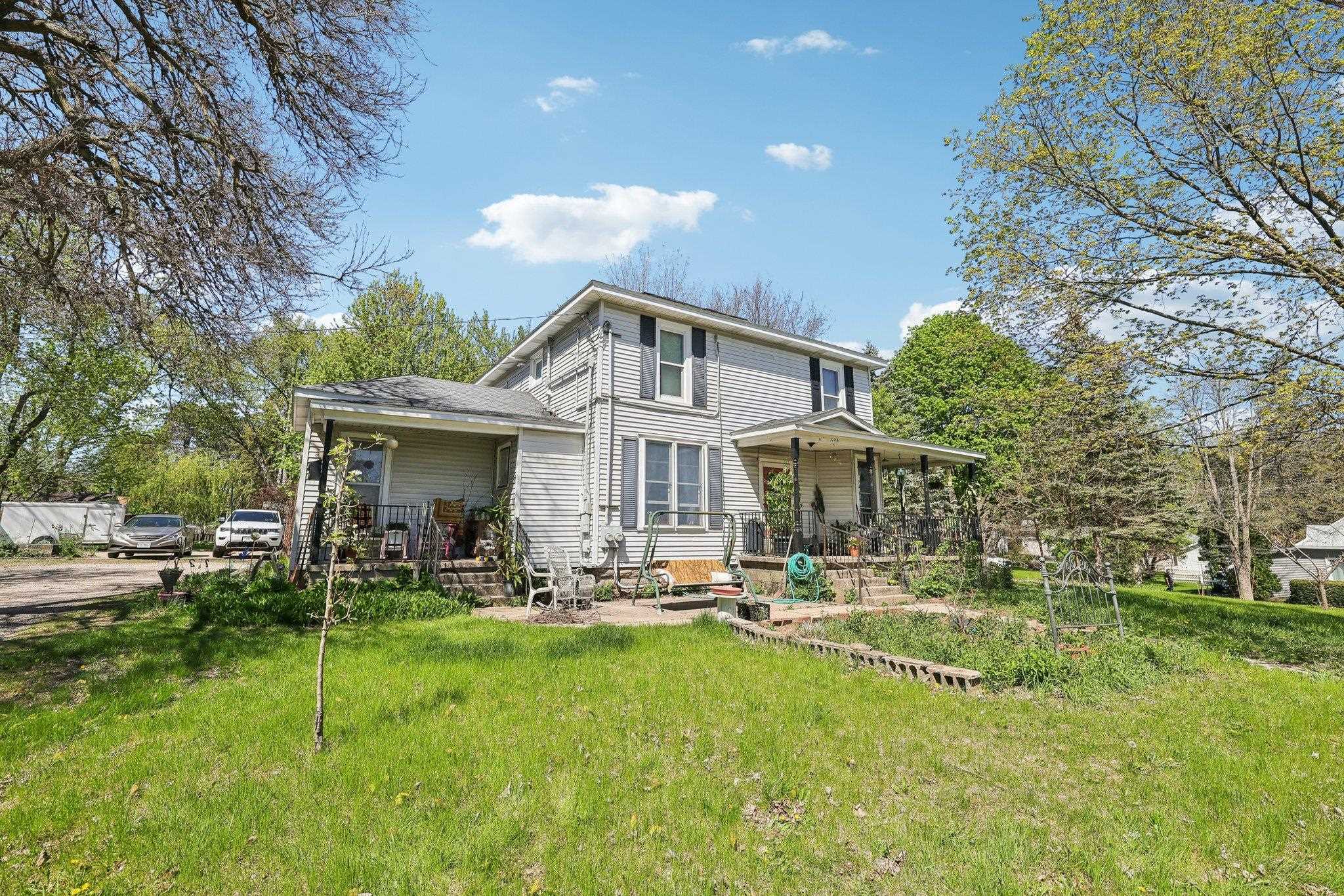 604 9th Baraboo, WI 53913 - Photo 2 of 46