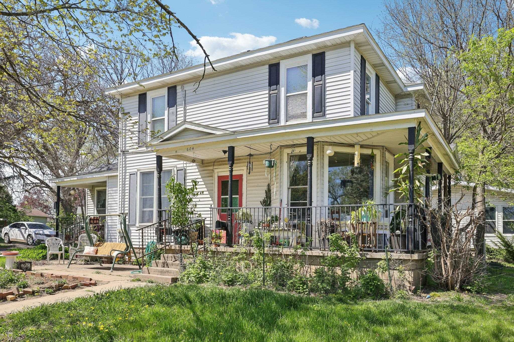 604 9th Baraboo, WI 53913 - Photo 4 of 46