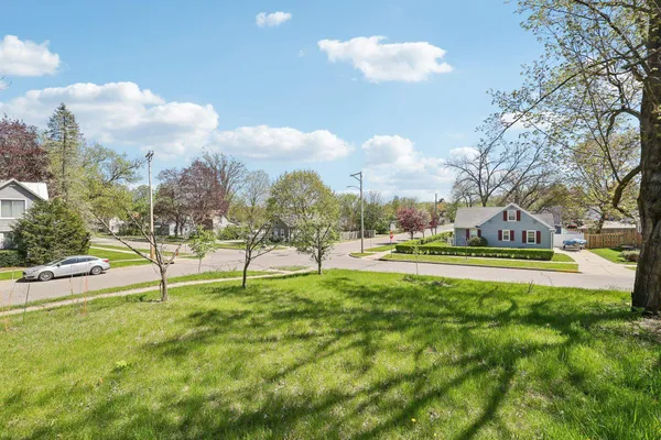 $240,000 | 604 9th, Baraboo, WI 53913