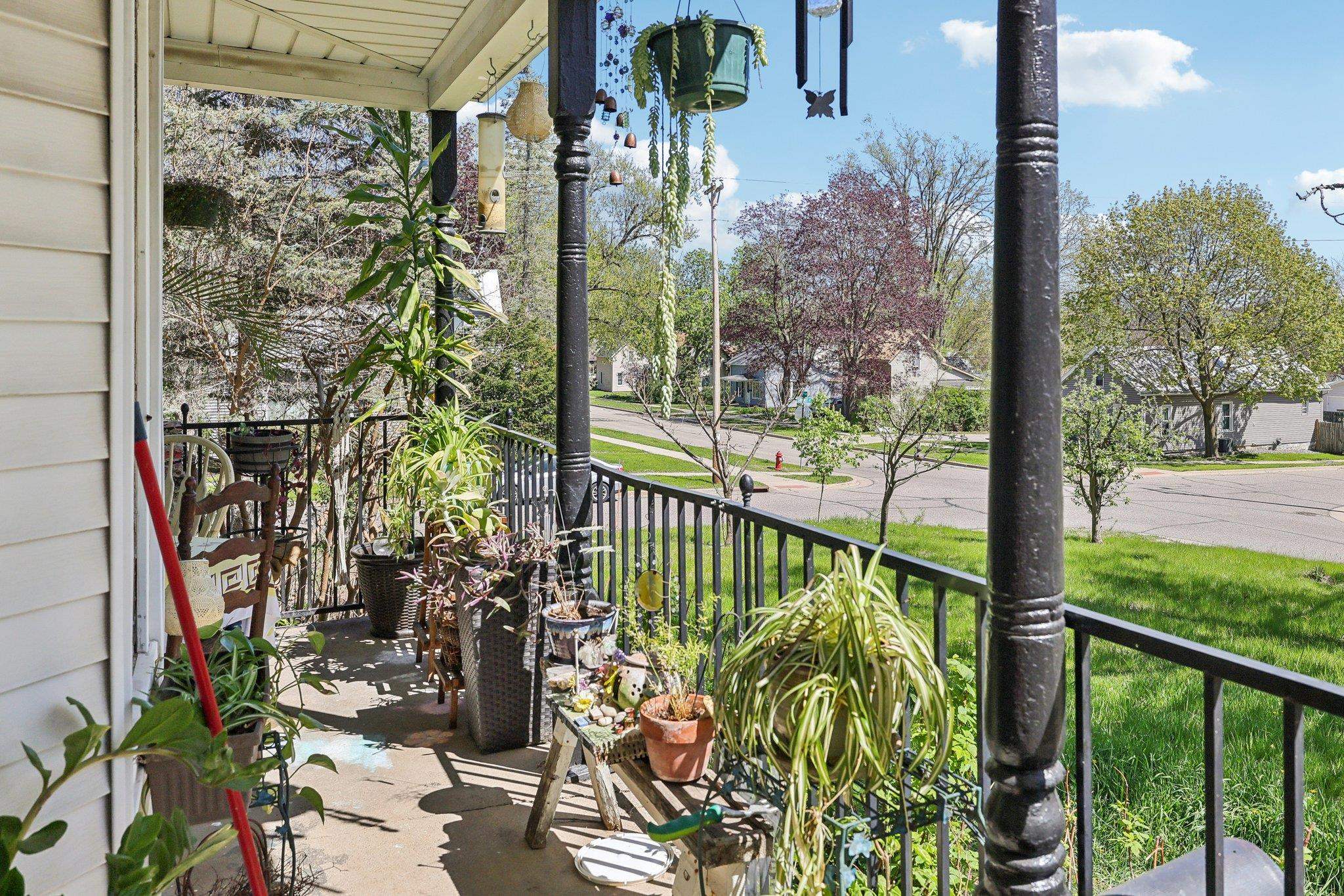 604 9th Baraboo, WI 53913 - Photo 5 of 46