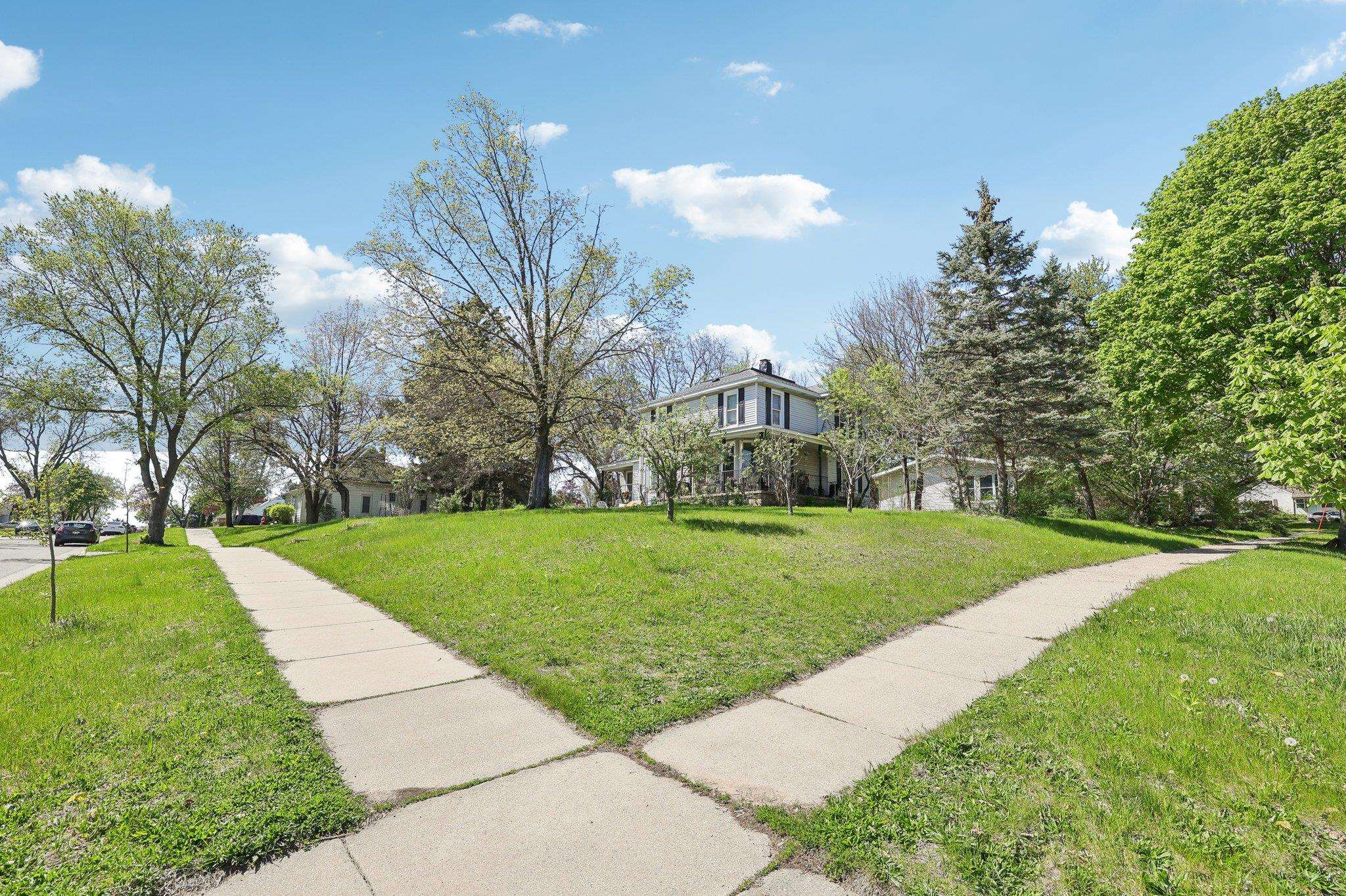 604 9th Baraboo, WI 53913 - Photo 7 of 46