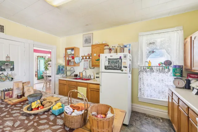 $240,000 | 604 9th, Baraboo, WI 53913