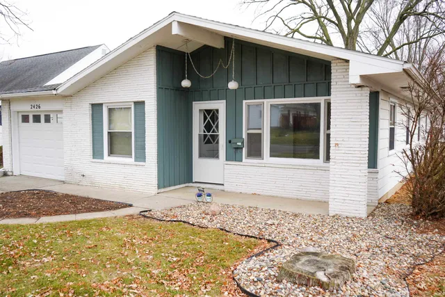 $199,900 | 2426 White Oak Avenue, Fort Wayne, IN 46805
