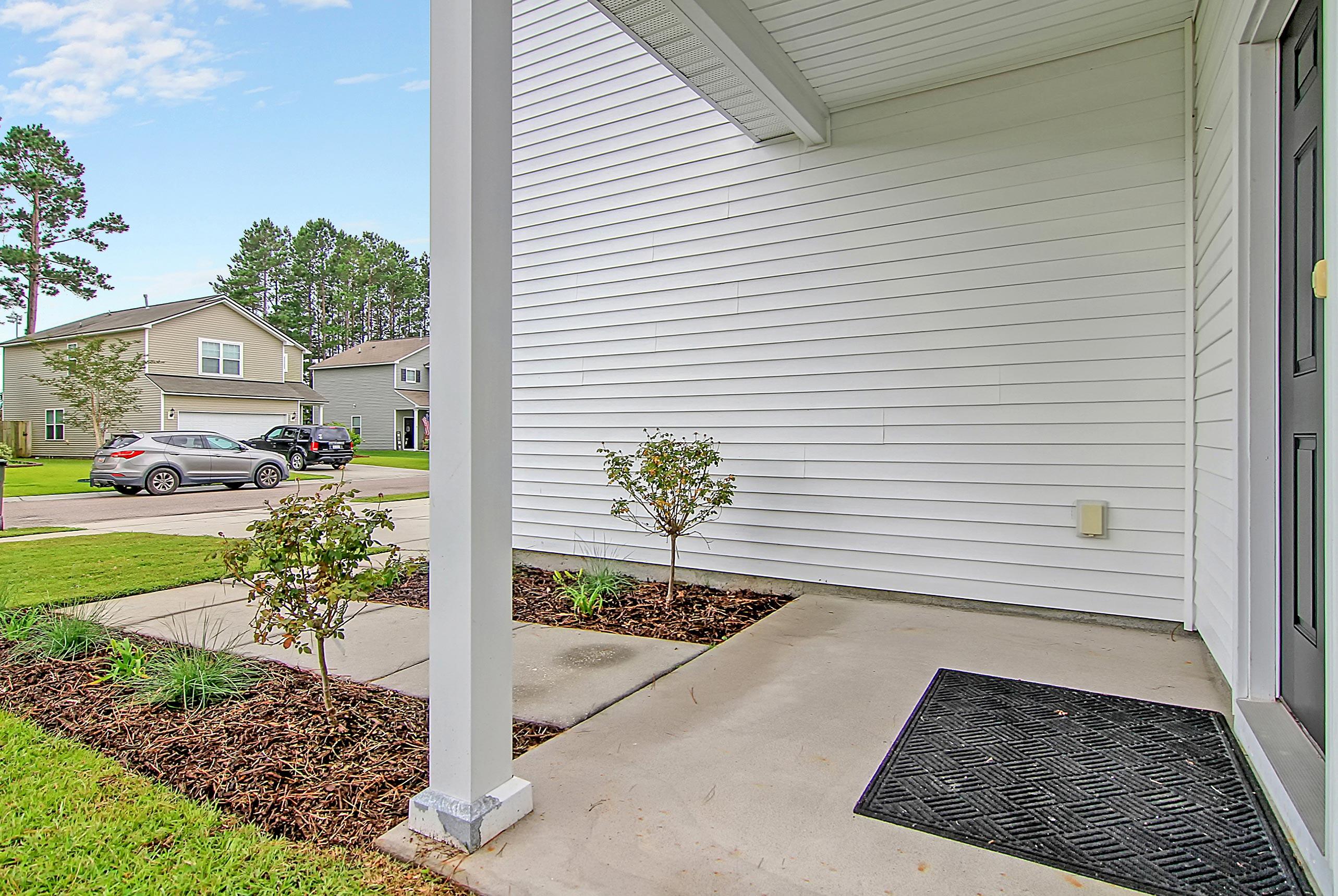 348 Iveson Road Summerville, SC 29486 - Photo 5 of 38 CREM_348 Iveson Road_039