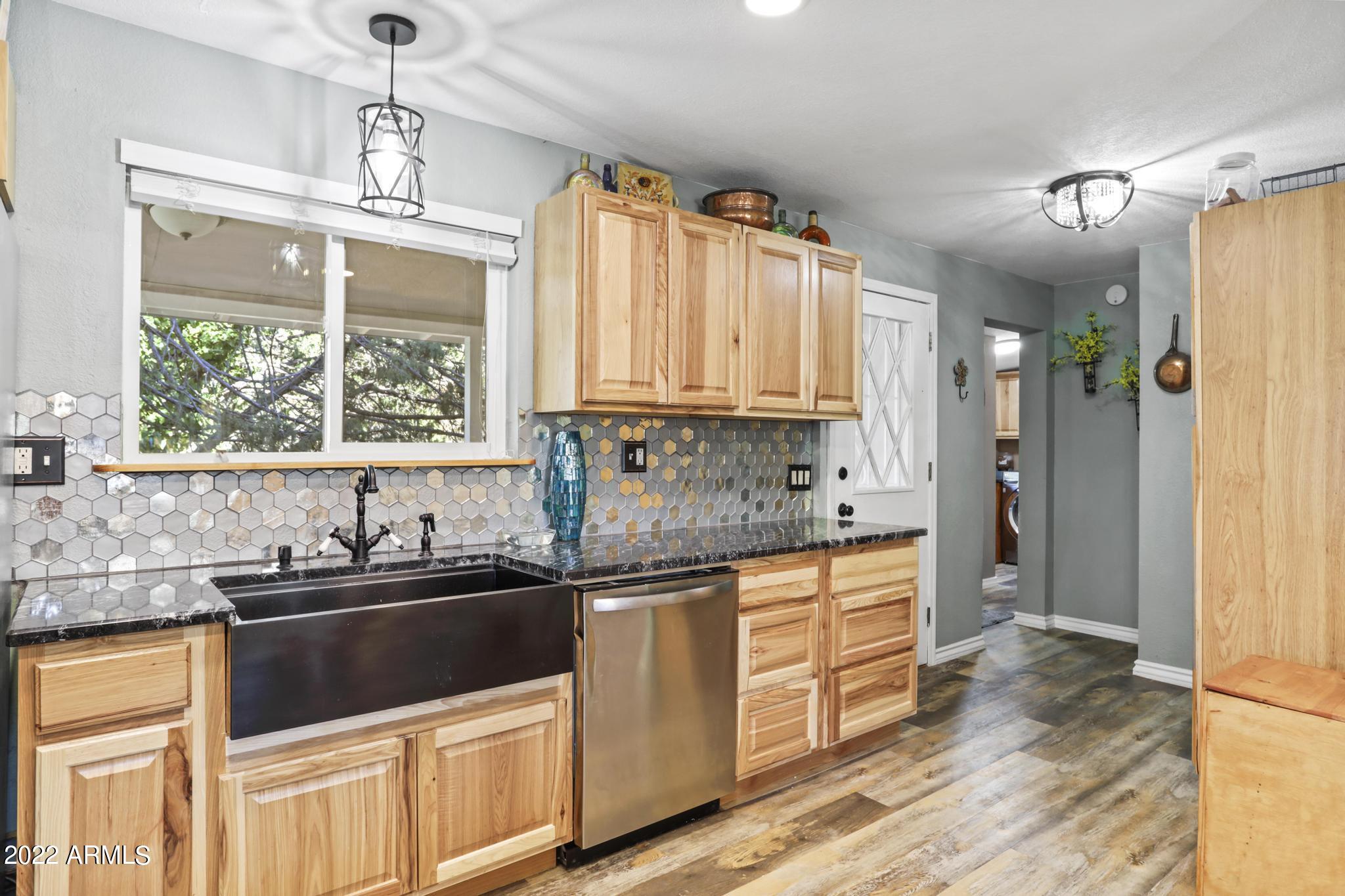Kitchen Pic 2