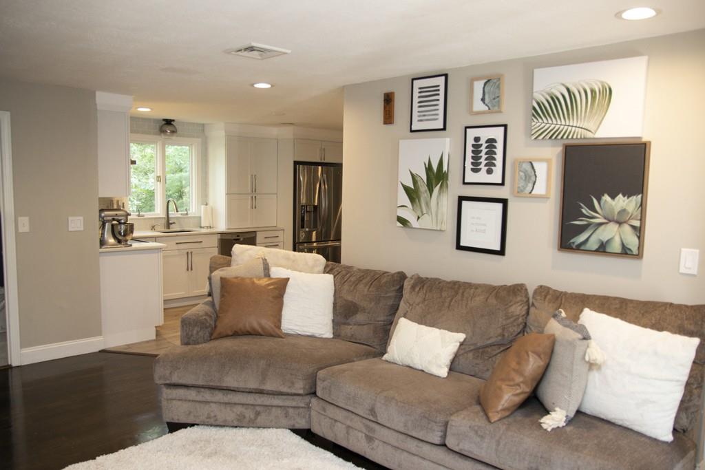 11 Cliff Road Bellingham, MA 02019 - Photo 16 of 30 Gallery Image 16