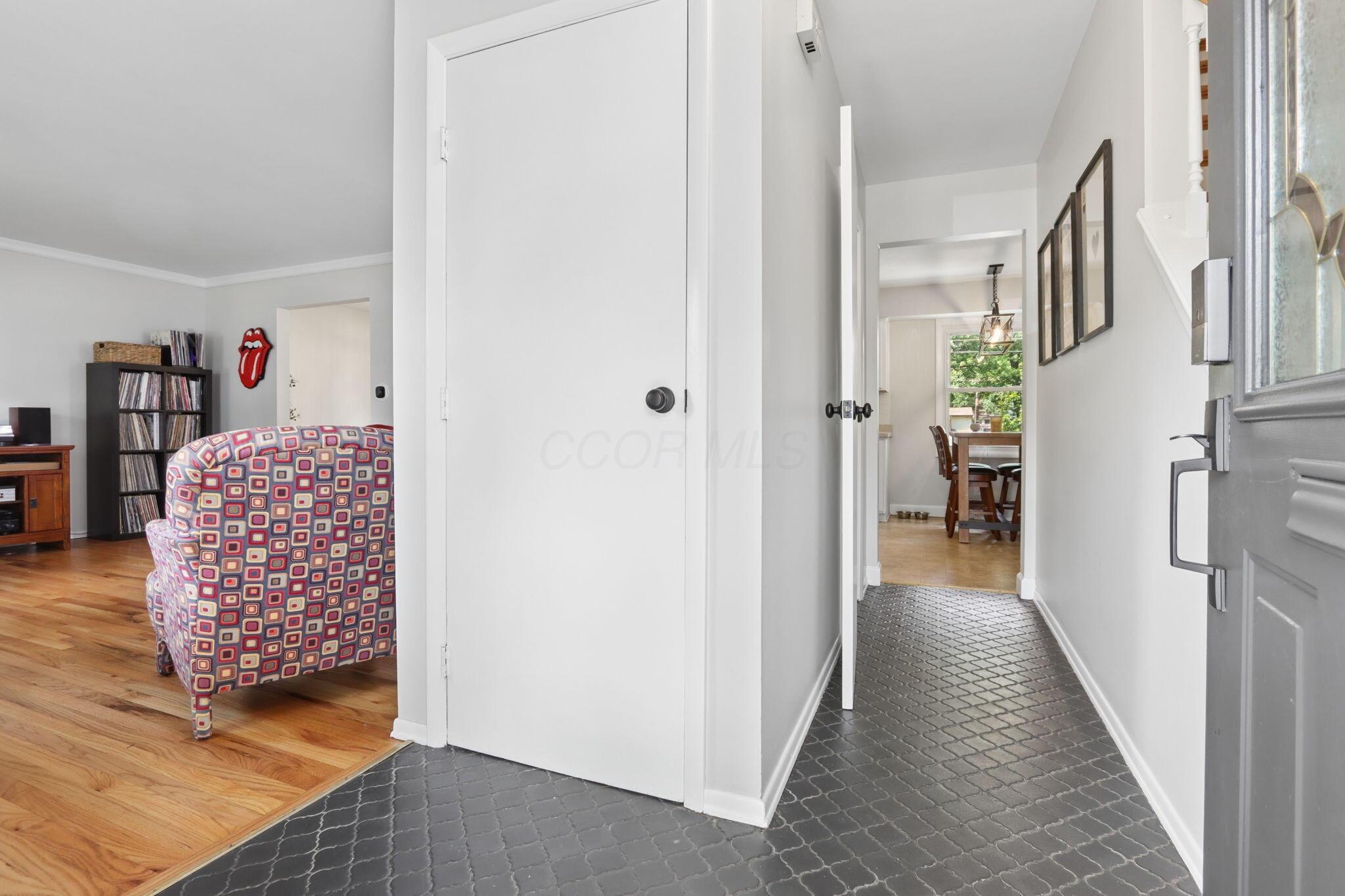 174 Drakewood Road Westerville, OH 43081 - Photo 5 of 40 5-web-or-mls-174-drakewood-rd