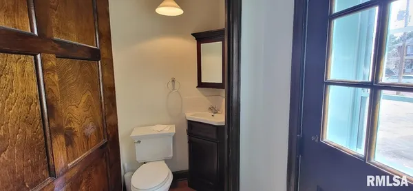 $155,000 | 1398 North Cherry Street, Galesburg, IL 61401