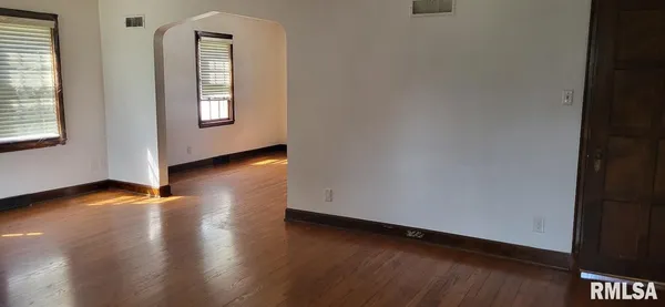 $155,000 | 1398 North Cherry Street, Galesburg, IL 61401